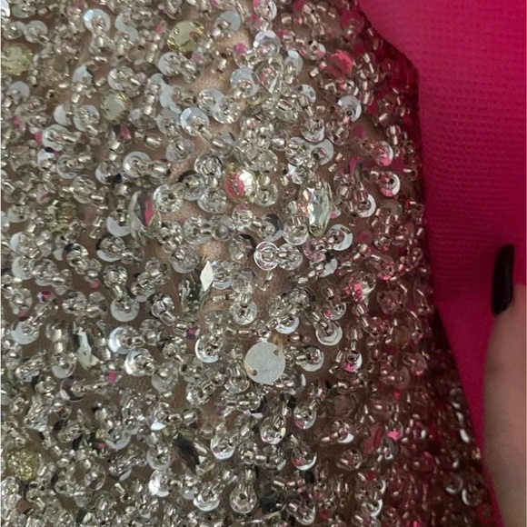 Beautiful emerald green long gown - Picture 2 of 7